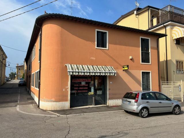Locale in vendita di 86 m² in Via del Macello