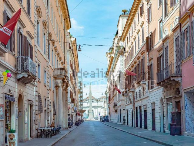 Locale in vendita di 86 m² in Via Laurina