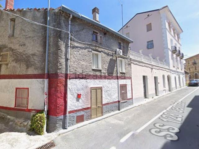 Locale in vendita di 86 m² in Via Sa Costa, 11