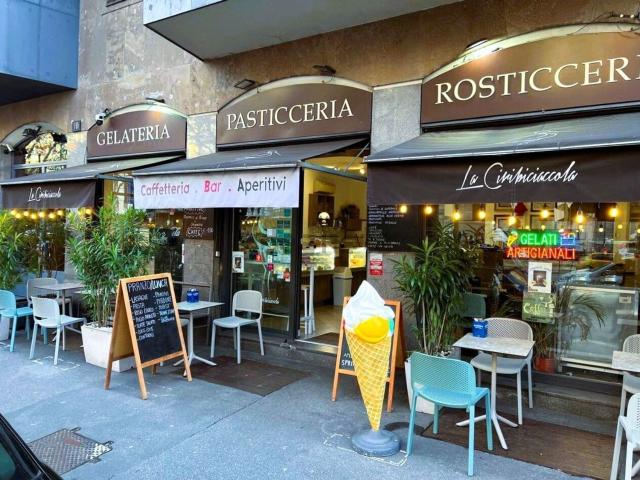 Locale in vendita di 86 m² in Viale Romagna, 10