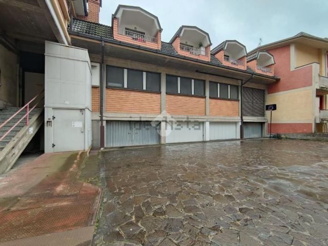 Locale in vendita di 870 m² in Via San Filippo Neri, 98