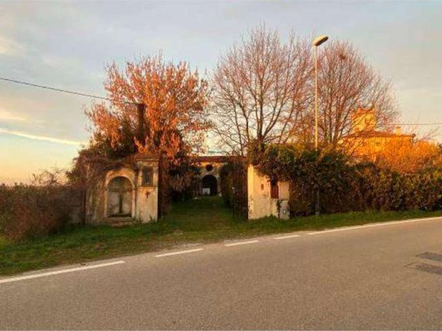Locale in vendita di 885 m² in Via da Rio