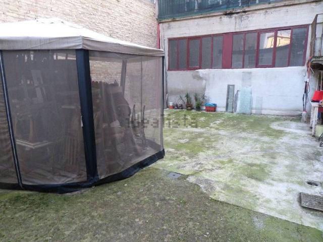 Locale in vendita di 88 m² in Strada Statale 16 Adriatica