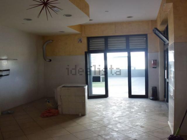 Locale in vendita di 88 m² in Via Beato Umile, 99