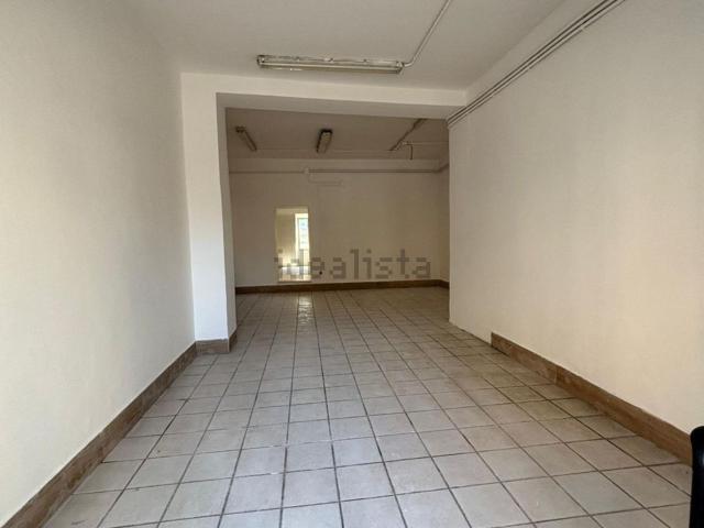 Locale in vendita di 88 m² in Via Blera