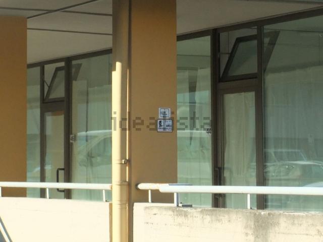 Locale in vendita di 88 m² in Via Giuseppe Valentini