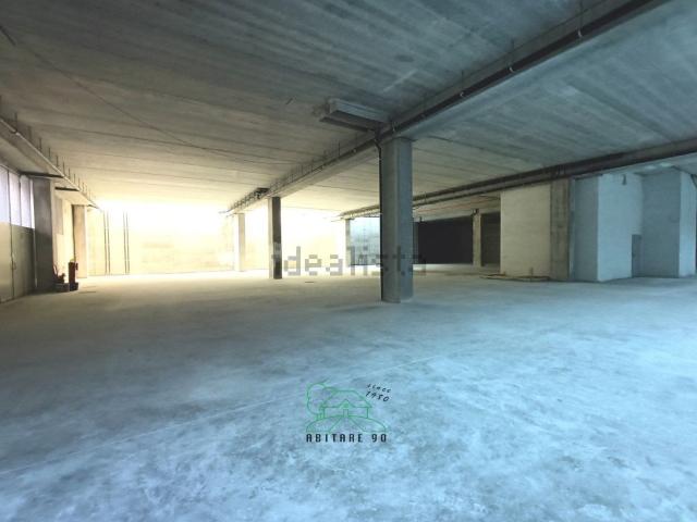 Locale in vendita di 88 m² in Via Luigi Einaudi, 70