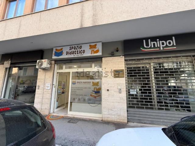 Locale in vendita di 88 m² in Via Milano, 18