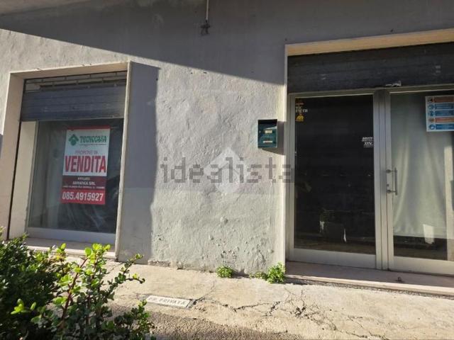 Locale in vendita di 89 m² in Via Tinozzi, 3