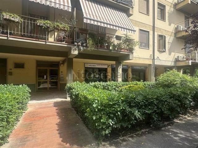 Locale in vendita di 89 m² in Via Cimabue