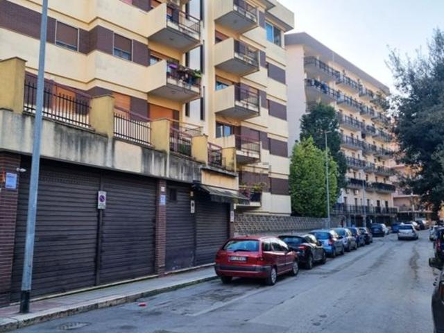 Locale in vendita di 89 m² in Via Guarini