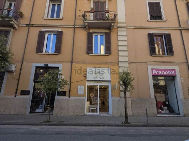 Locale in vendita di 89 m² in Via Monte Santo, 91