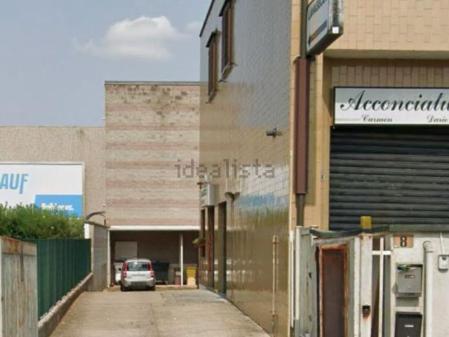 Locale in vendita di 93 m² in Via Varalli