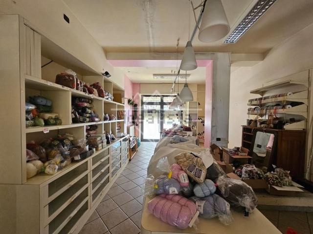Locale in vendita di 93 m² in Via Adelina Zini, 26