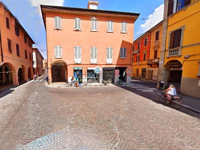 Locale in vendita di 93 m² in Via Arienti