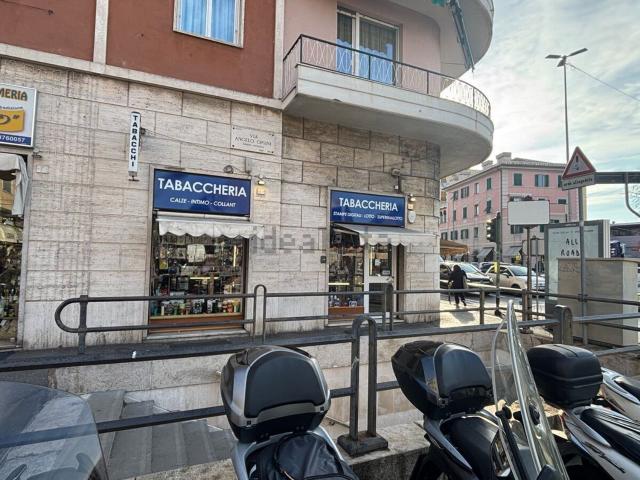 Locale in vendita di 93 m² in Via Caprera, 6