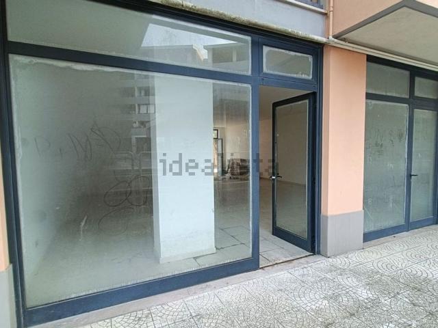 Locale in vendita di 93 m² in Via di Sotto, 3