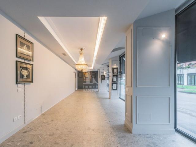 Locale in vendita di 93 m² in Via Monte Rosa, 1