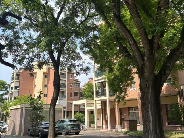 Locale in vendita di 93 m² in Via San Donato, 173