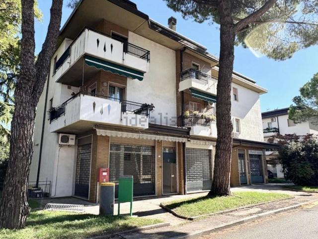 Locale in vendita di 93 m²