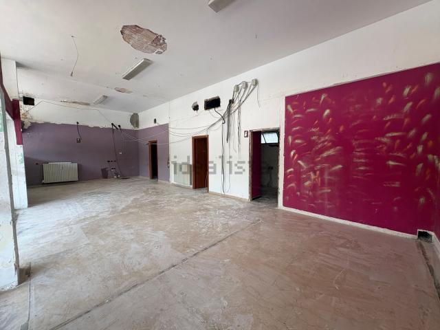 Locale in vendita di 93 m²