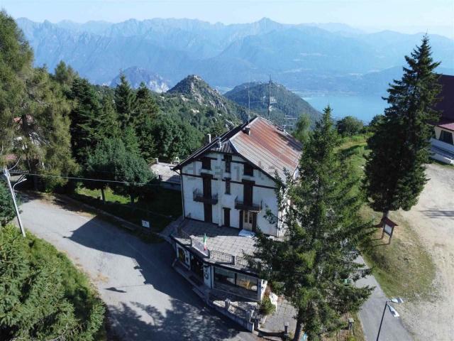 Locale in vendita di 900 m²