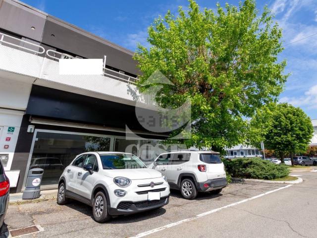 Locale in vendita di 900 m²