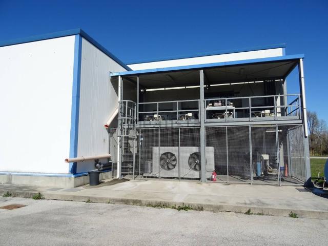 Locale in vendita di 900 m² in Via Alessandro Volta