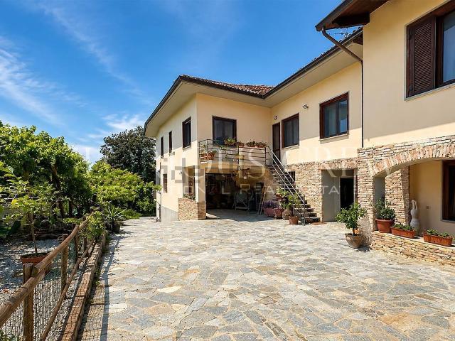 Locale in vendita di 900 m² in Via Braia, 2