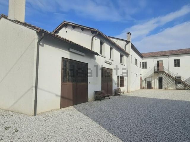 Locale in vendita di 900 m² in Via Fossalta