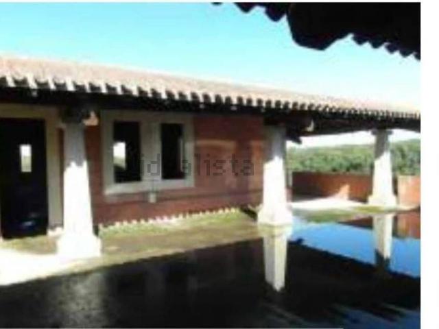 Locale in vendita di 9079 m² in Via S Architeddu