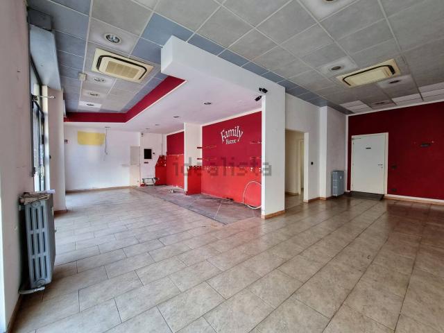 Locale in vendita di 90 m² in Corso Carlo Marx, 68