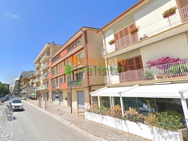 Locale in vendita di 90 m² in Corso Giuseppe Garibaldi