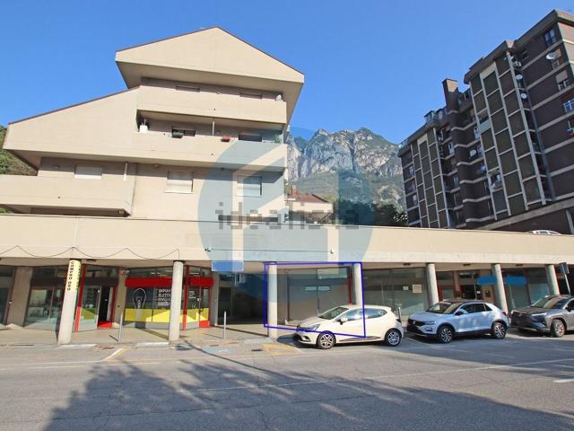 Locale in vendita di 90 m² in Corso Italia, 69