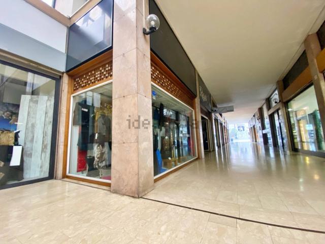 Locale in vendita di 90 m² in Corso Vittorio Emanuele II, 69