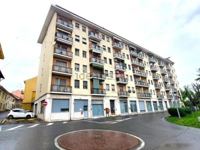 Locale in vendita di 90 m² in Largo Risorgimento D&apos Italia