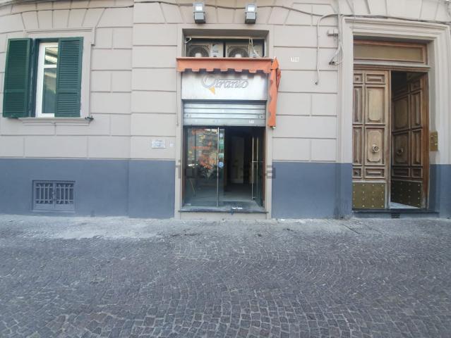 Locale in vendita di 90 m² in Piazza Cosimo Fanzago, 118