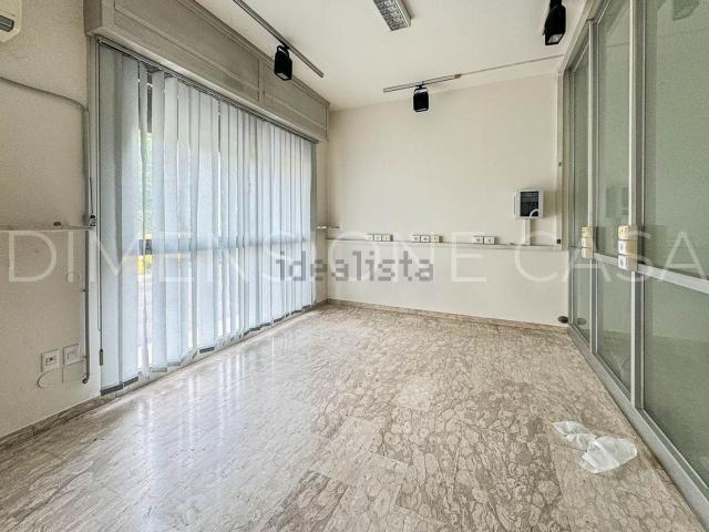Locale in vendita di 90 m² in Piazza Giacomo Matteotti