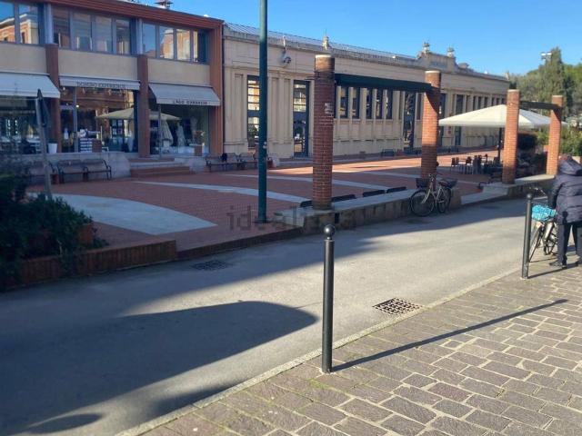 Locale in vendita di 90 m² in Piazza Mercato, 11