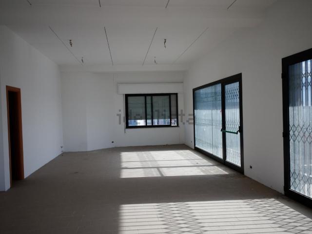 Locale in vendita di 90 m² in Strada Fontegrande
