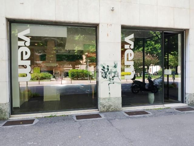 Locale in vendita di 90 m² in Via Trento