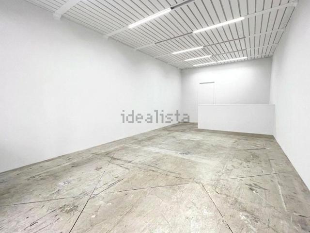 Locale in vendita di 90 m² in Via Vittorio Veneto, 275
