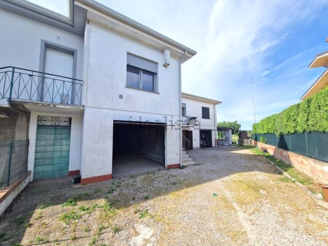 Locale in vendita di 90 m² in Via XX Settembre, 9