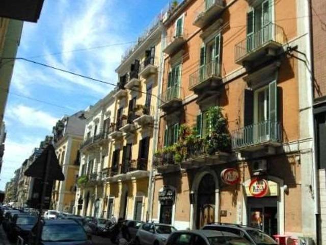 Locale in vendita di 90 m² in Via Benedetto Cairoli