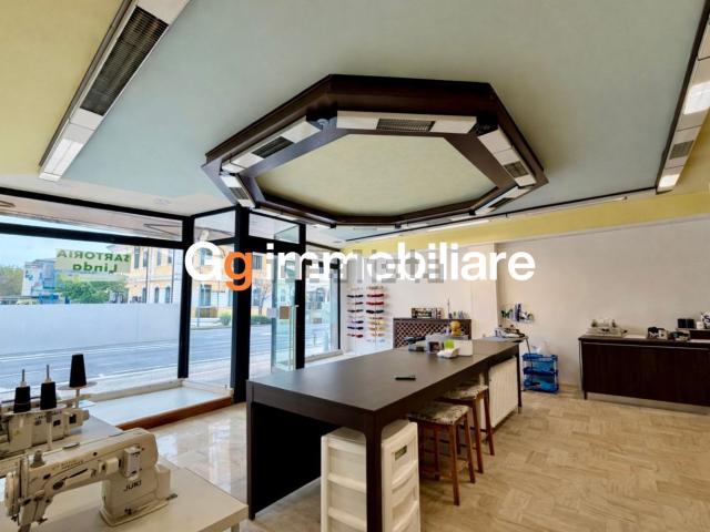 Locale in vendita di 90 m² in Via Castellana, 33