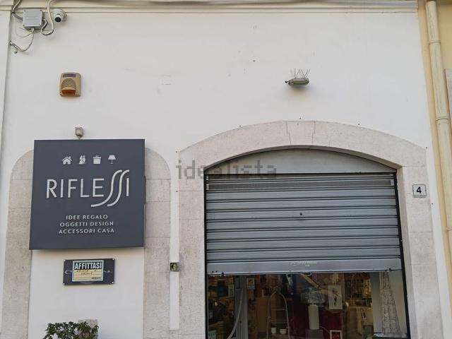 Locale in vendita di 90 m² in Via Cavaliere Domenico Nicassio