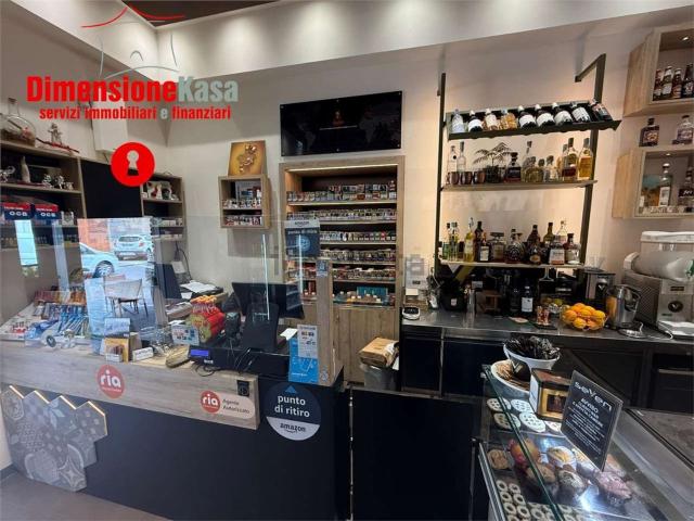 Locale in vendita di 90 m² in Via Cimitile