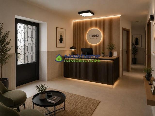 Locale in vendita di 90 m² in Via Crocillo, 101