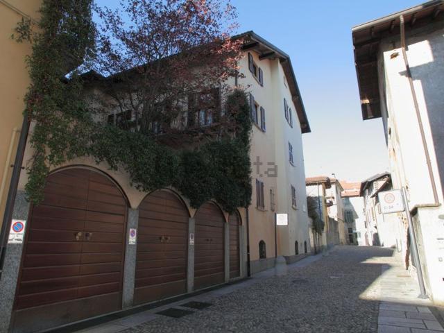 Locale in vendita di 90 m² in Via del Forno