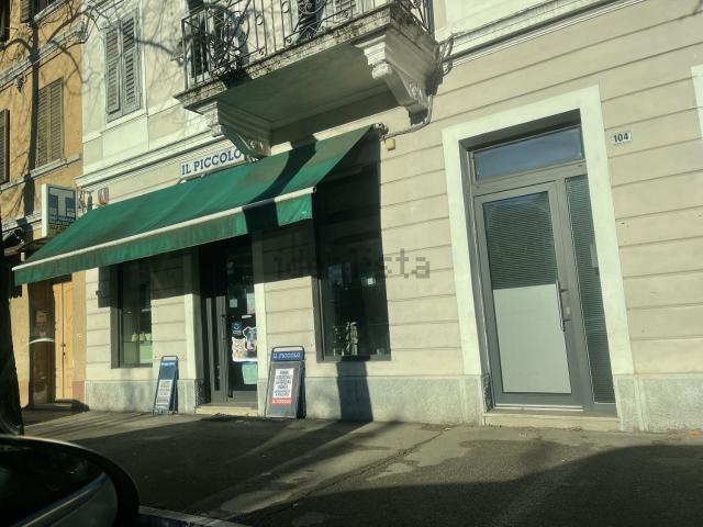 Locale in vendita di 90 m² in Via Duca d&apos Aosta